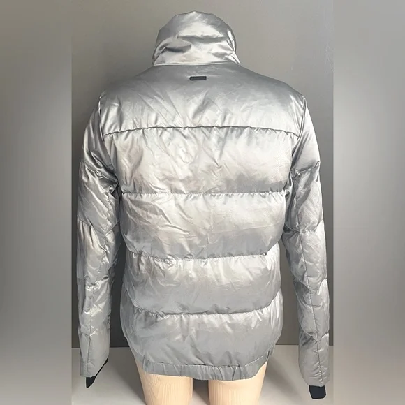 ⭐️Host Pick⭐️ Athleta Goose Down Flash Bomber Puffer Jacket Silver - Picture 3 of 10